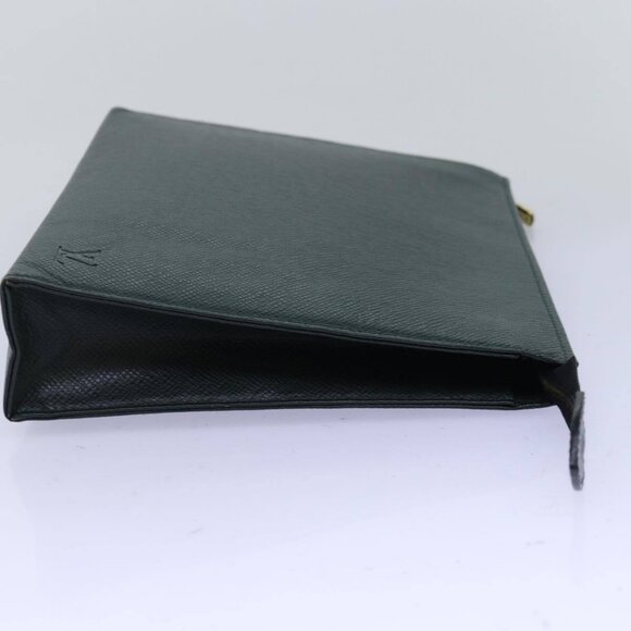 LOUIS VUITTON Taiga Pochette Voyage MM Clutch Bag Epicea LV Auth 75171 - Picture 5 of 16